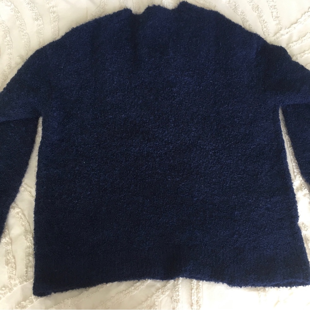 aerie Women's V-Neck Pullover Sweater in Navy - Picture 7 of 9